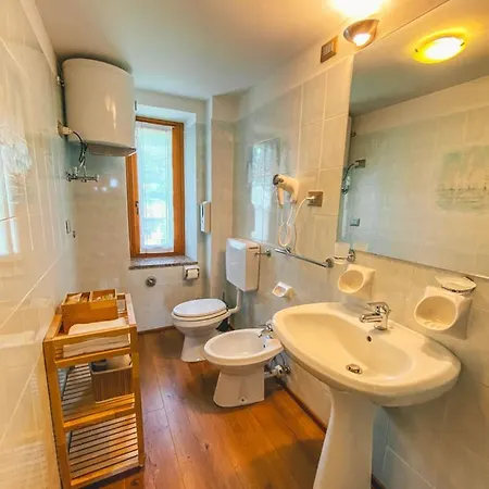 לינה וארוחת בוקר Il Paradiso 3*