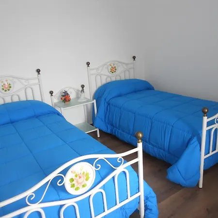 לינה וארוחת בוקר Il Paradiso 3*